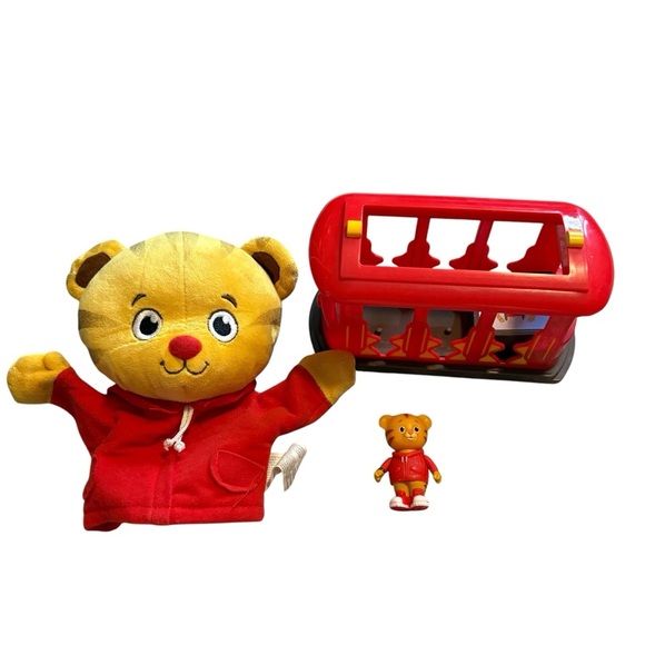 Daniel Tiger's Neighborhood Trolley & Figure Pull Back and Go Action Hand Puppet - Picture 1 of 6